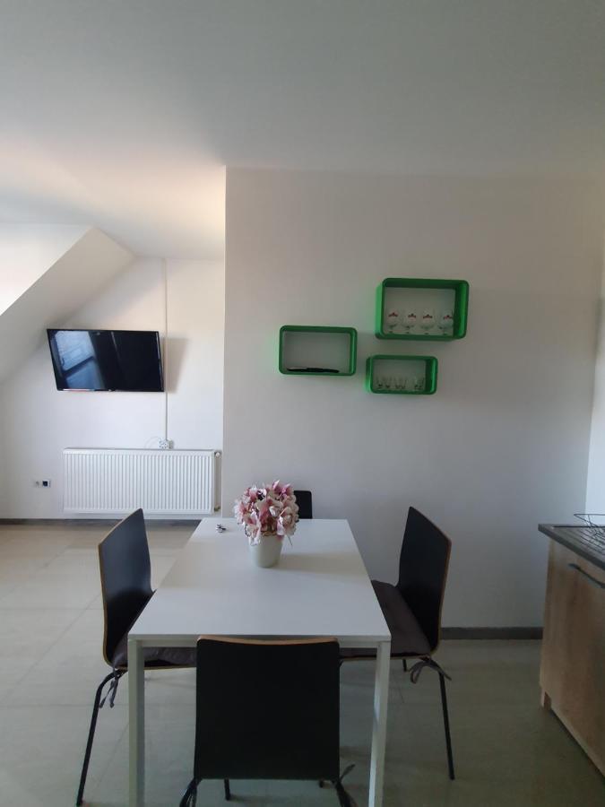 Lexi Family Apartman Appartement Hajdúszoboszló Buitenkant foto