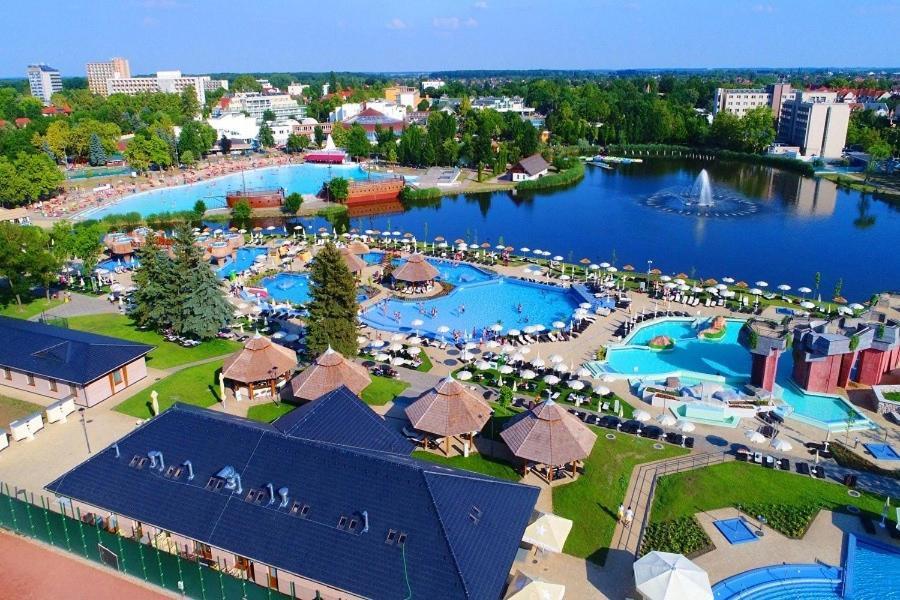 Lexi Family Apartman Appartement Hajdúszoboszló Buitenkant foto